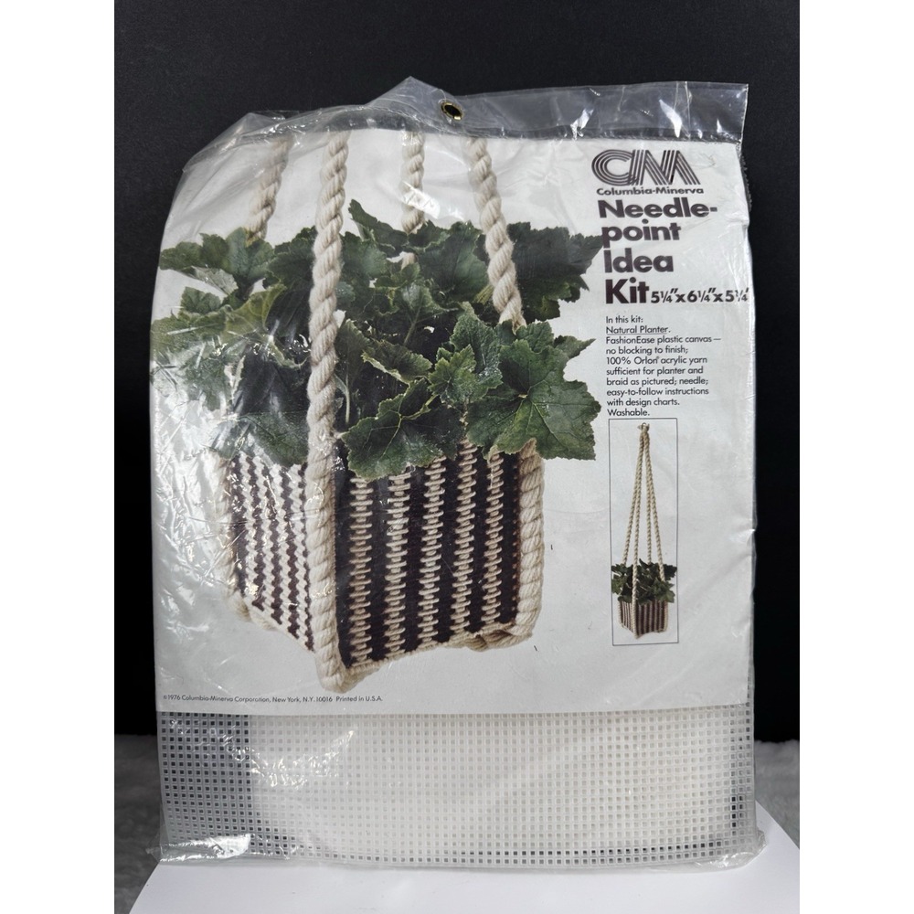 Vintage 1976 Columbia-Minerva Natural Planter Plant‎ Hanger Needlepoint Kit 8198